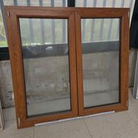 FINESTRA IN PVC EFFETTO LEGNO A DUE ANTE