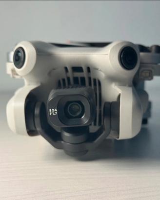 DJI Mini 4 pro (solo drone e batteria)