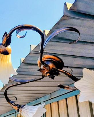 Lampadario da soffitto con tre lampade perfetto.