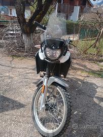 moto UM ADVENTURE 125 TT