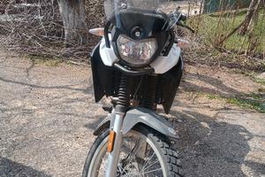 moto UM ADVENTURE 125 TT