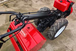 Attrezzatura agricola in blocco