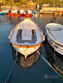 barca con motore entrobordo