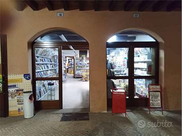 Attività / Licenza di 220 m² con 4 locali a Campag