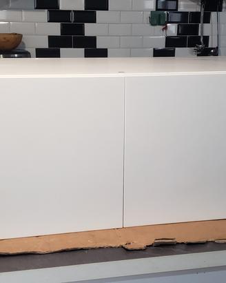 armadietto  bianco IKEA  CM 180 euro  20,00. 