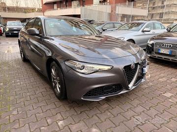 ALFA ROMEO Giulia 2.2 Turbodiesel 160 CV AT8 Bus