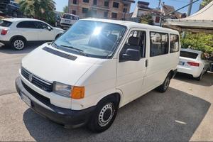 VOLKSWAGEN CARAVELLE-9 POSTI 2001