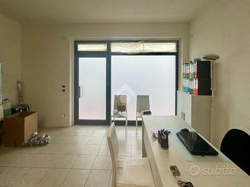 NEGOZIO A NEGRAR DI VALPOLICELLA