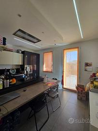 Appartamento di 100 m² con 4 locali e box auto a C