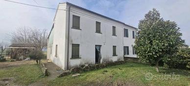 Immobile in asta di 135 m² con 3 locali a Este