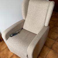 POLTRONA RELAX A DUE SEZIONI CON RUOTE