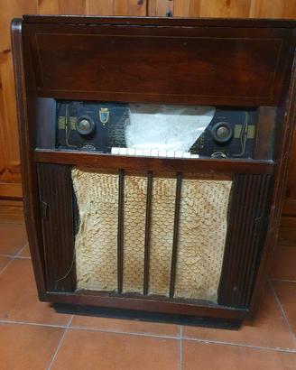 radio a valvole con giradischi