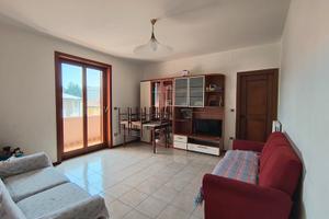 Ampio appartamento con terrazzo 4 LOCALI