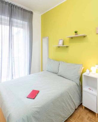 Stanza in appartamento di 140 m² a Milano