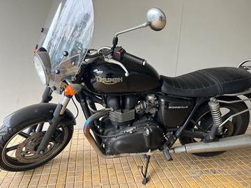 TRIUMPH BONNEVILLE