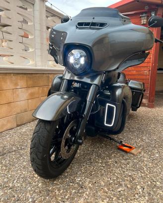 HARLEY-DAVIDSON Electra Glide 107 ULTRA LIMITED