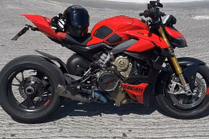 Ducati Streetfighter v4S