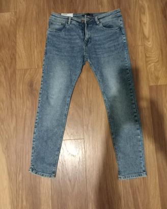 pantaloni jeans