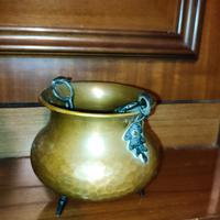 Antica Opera d’Arte in Ottone Martellato con Caten