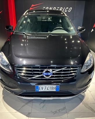 VOLVO XC60 D4 R-design Momentum