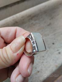 Anello vintage in argento 925 con madreperla.