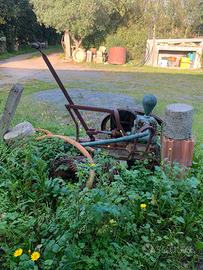 Antica pompa travaso