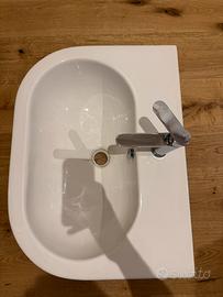 Lavandino e rubinetto nuovo