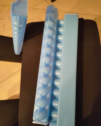 Contenitore Di Cubetti Di Ghiaccio Del Congelatore