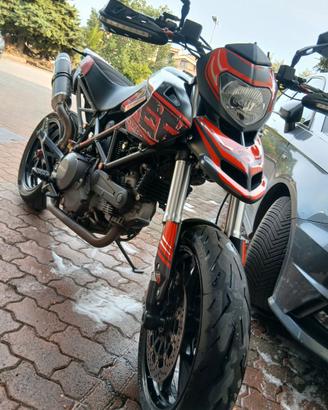 Ducati Hypermotard 796