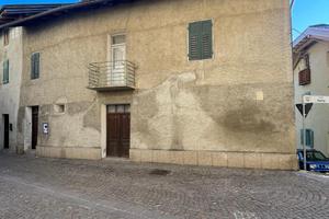 Casa su più piani da ristrutturate- TERZOLAS