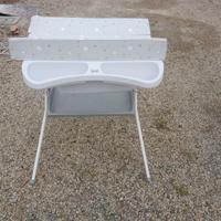 Brevi fasciatoio richiudibile con vaschetta