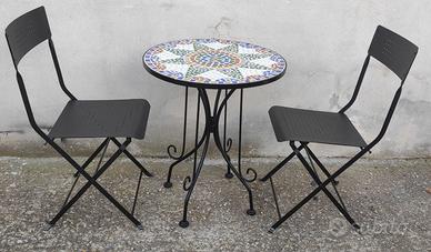 Set Bistrot tavolo tondo mosaico sedie pieghevoli