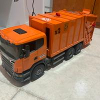 Camion spazzatura giocattolo bruder