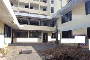 Immobile in asta di 7800 m² con più di 5 locali a 