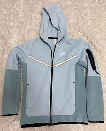 Nike Tech