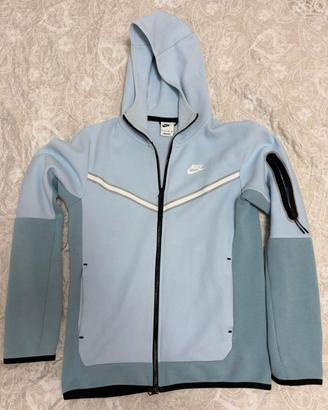 Nike Tech