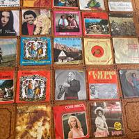 28 dischi in vinile 45 giri