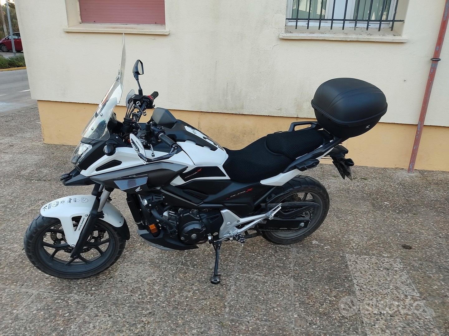 Bauletto Moto 29 Litri Universale - Impermeabile, Con Piastra Sgancio Rapido, Per Scooter E Moto Bauletto Moto 29 Litri Universale - Impermeabile, Con Piastra Sgancio Rapido, Per Scooter E Moto