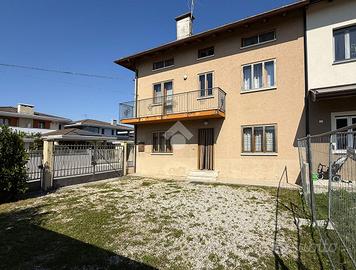 CASA SEMINDIPENDENTE A PASIAN DI PRATO