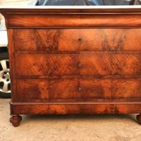 Antico comò cappuccino