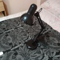 Lampada da scrivania orientabile