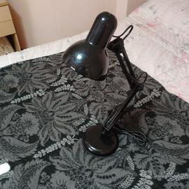 Lampada da scrivania orientabile