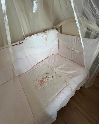 lettino per neonati in buone condizioni