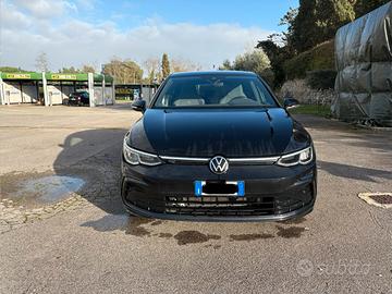 Volkswagen Golf VIII R-Line 1.5 150 TSI