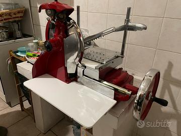 Affettatrice a volano meccanica
