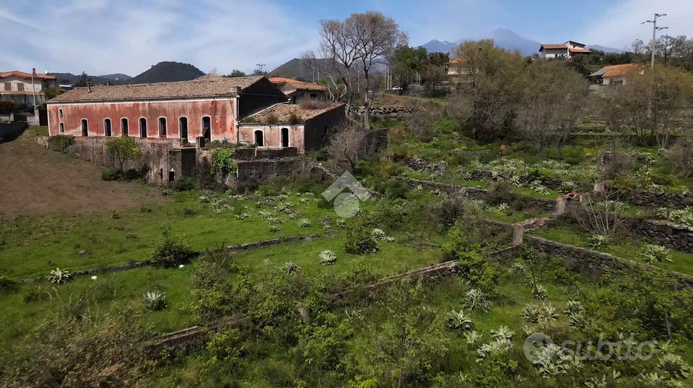 RUSTICO A ACI SANT'ANTONIO - Vista 2