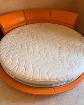 LETTO ROTONDO POLTRONA FRAU IN PELLE CON MATERASSO