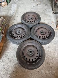 Pneumatici/gomme 4 stagioni  185x55 r15 + cerchi