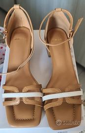 Scarpe col tacco grosso della Miriade 38