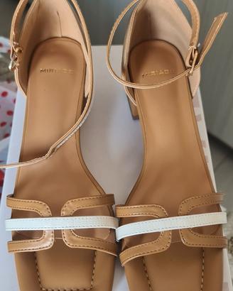 Scarpe col tacco grosso della Miriade 38